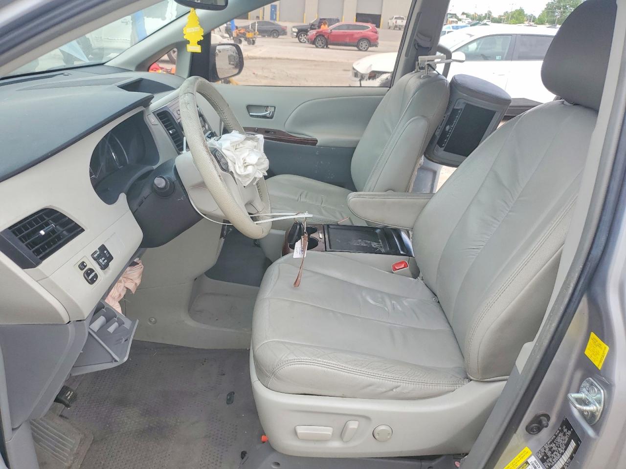 Toyota Sienna Xle 8-passenger