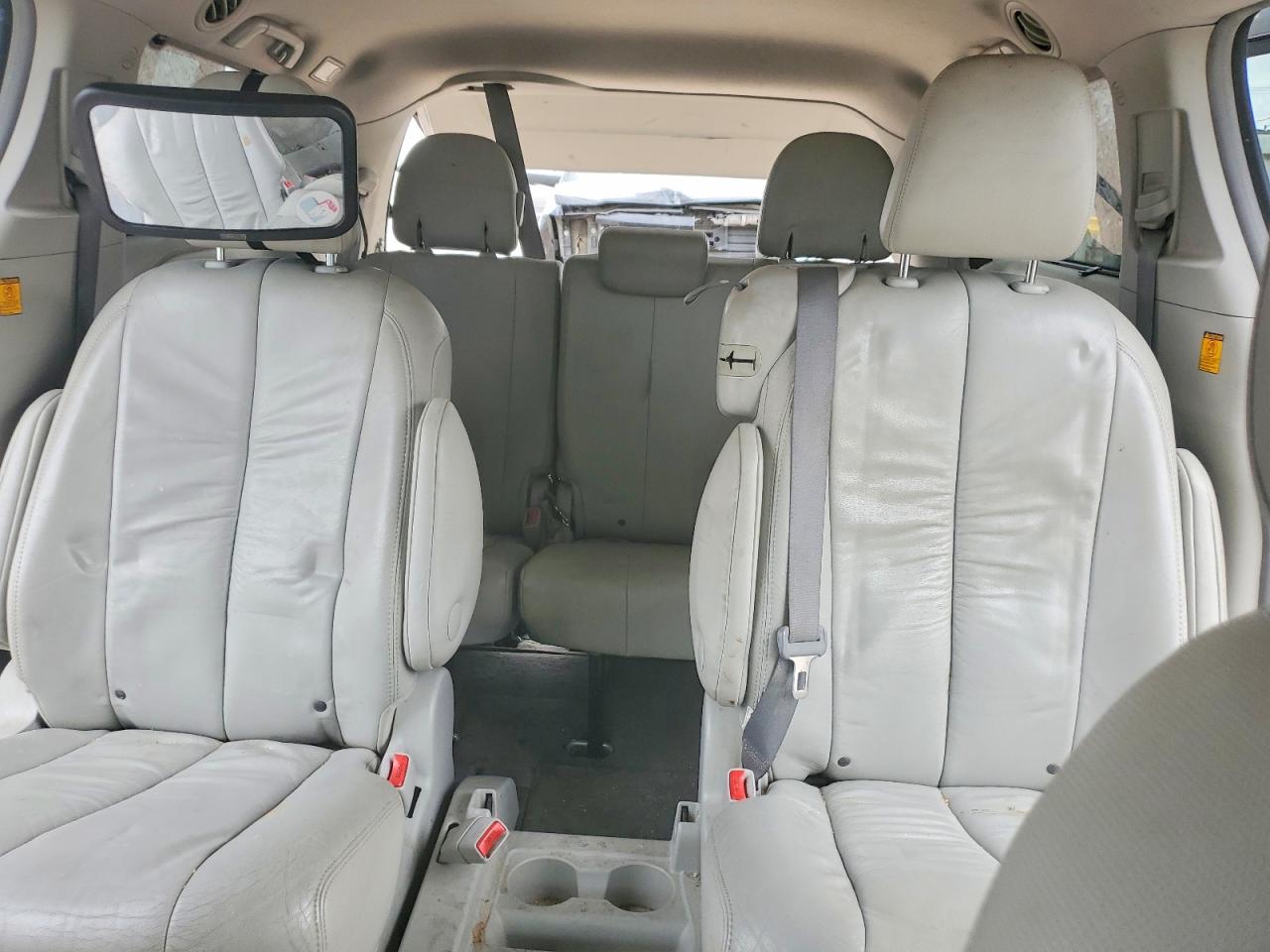 Toyota Sienna Xle 8-passenger