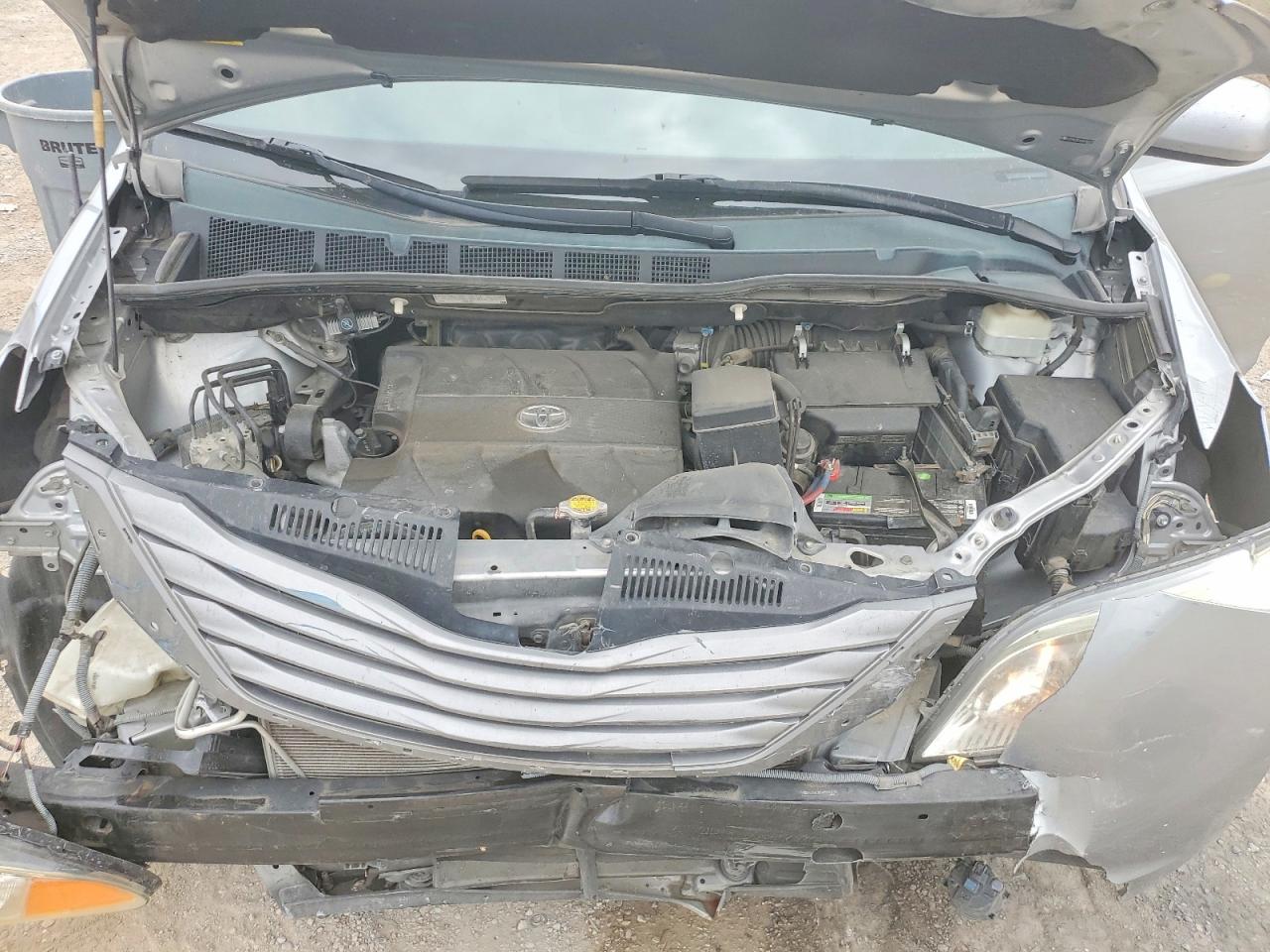 Toyota Sienna Xle 8-passenger