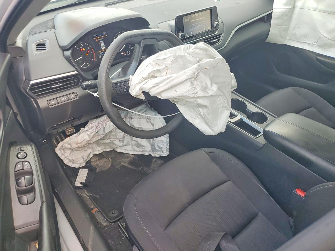 Nissan Altima S