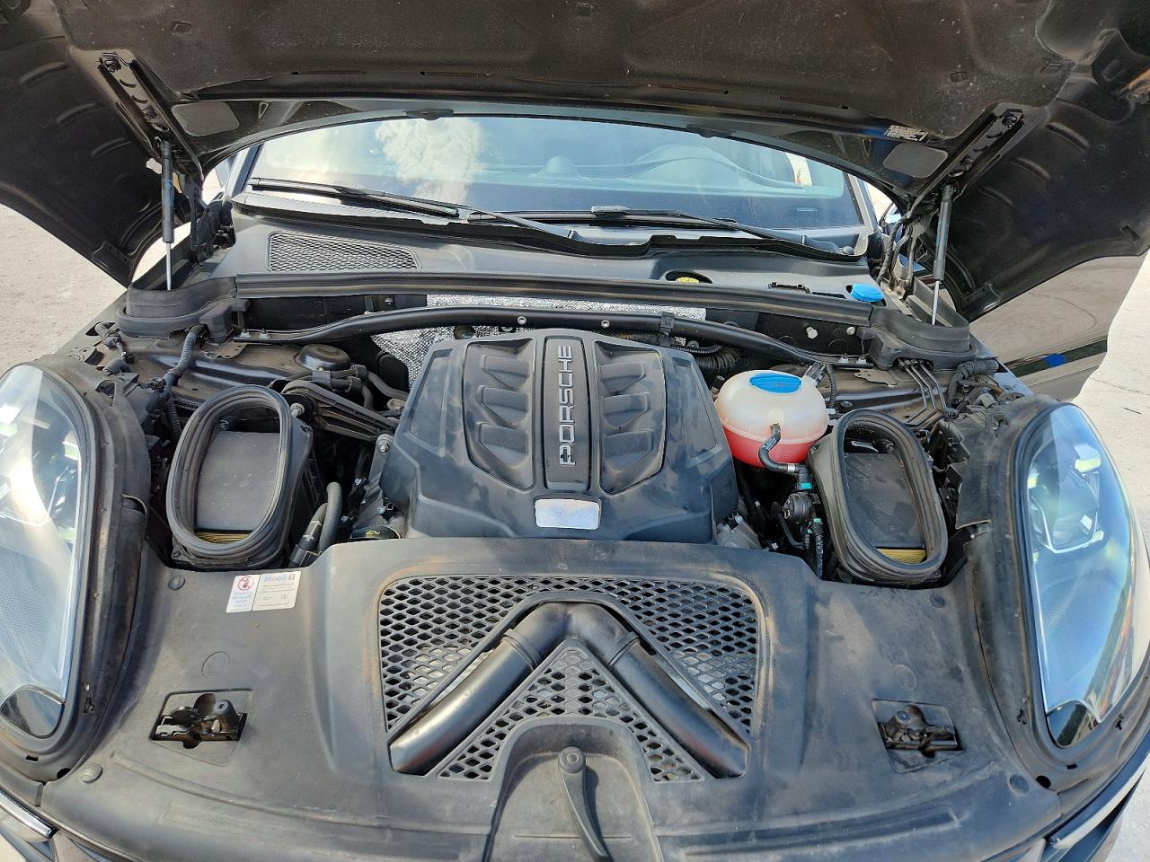Porsche Macan S