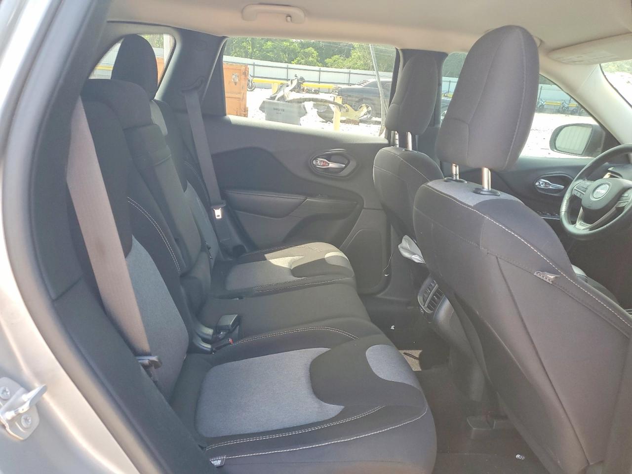 Jeep Grand Cherokee Sport