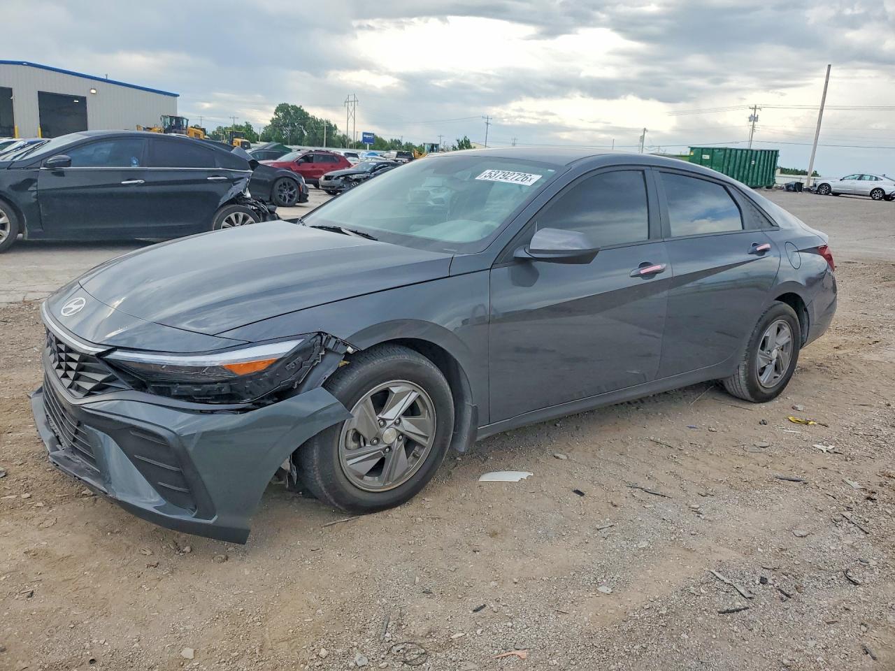 Salvage Hyundai ELANTRA Image