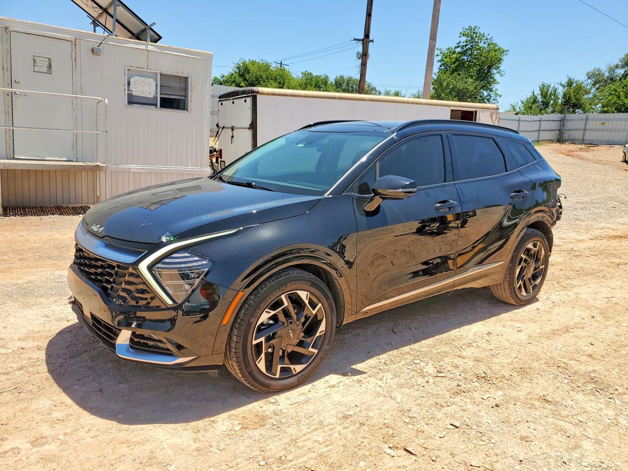 Salvage Kia Sportage Image