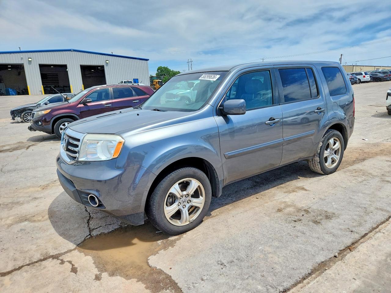 Salvage Honda Pilot Image