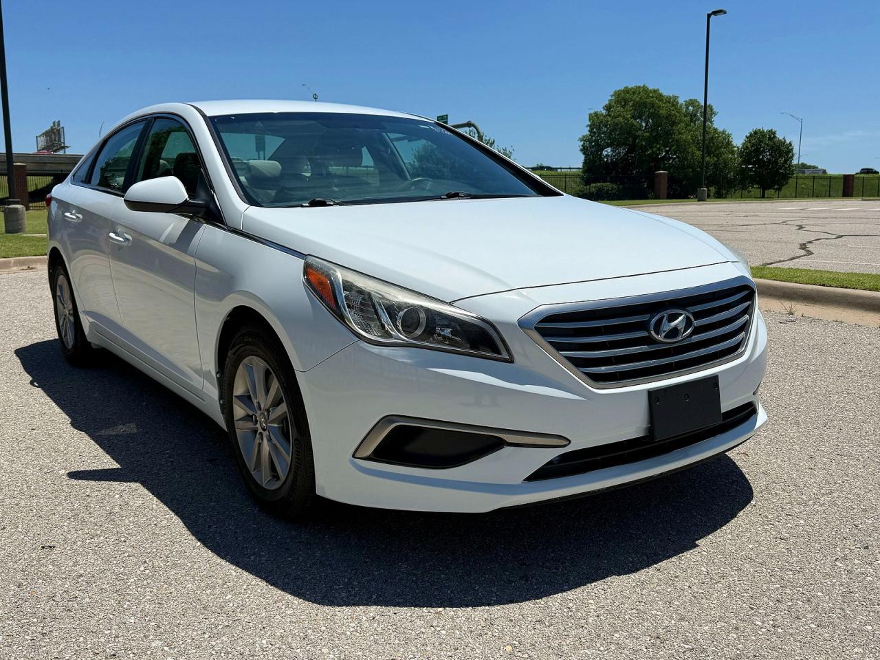 Salvage Hyundai SONATA Image