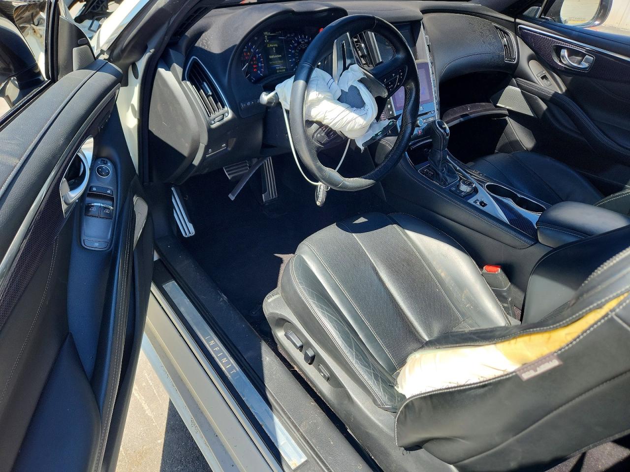 INFINITI Q60 Red Sport 400