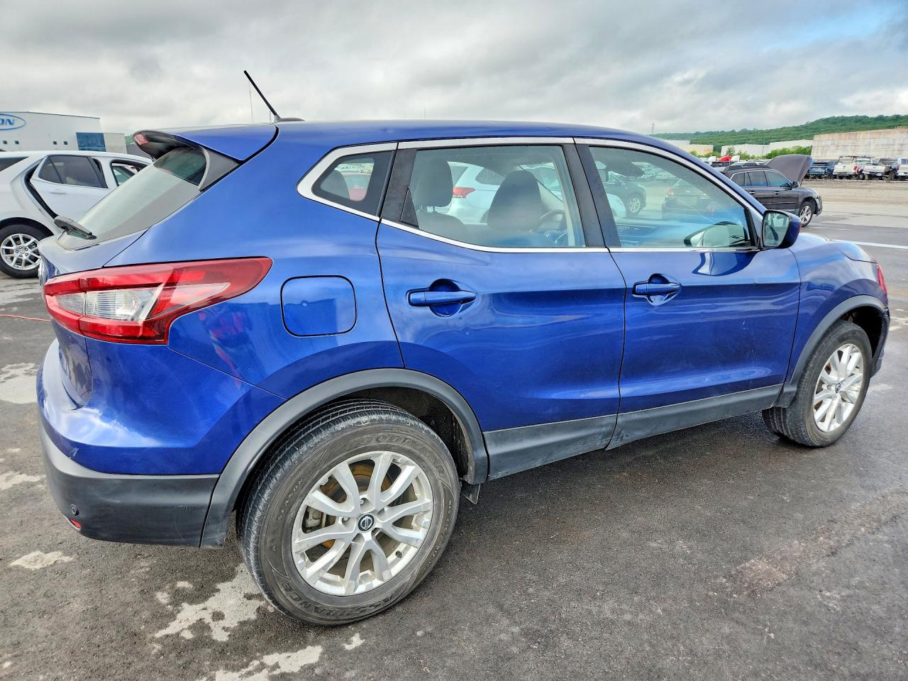 Nissan Rogue S