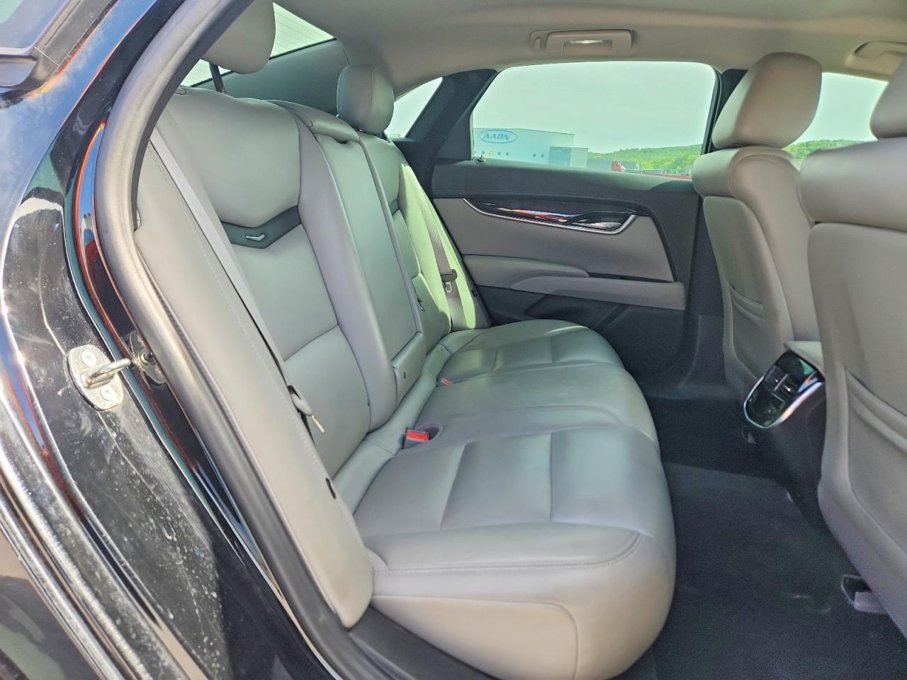 Cadillac XTS Luxury Collection