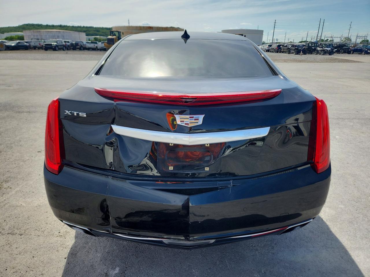 Cadillac XTS Luxury Collection