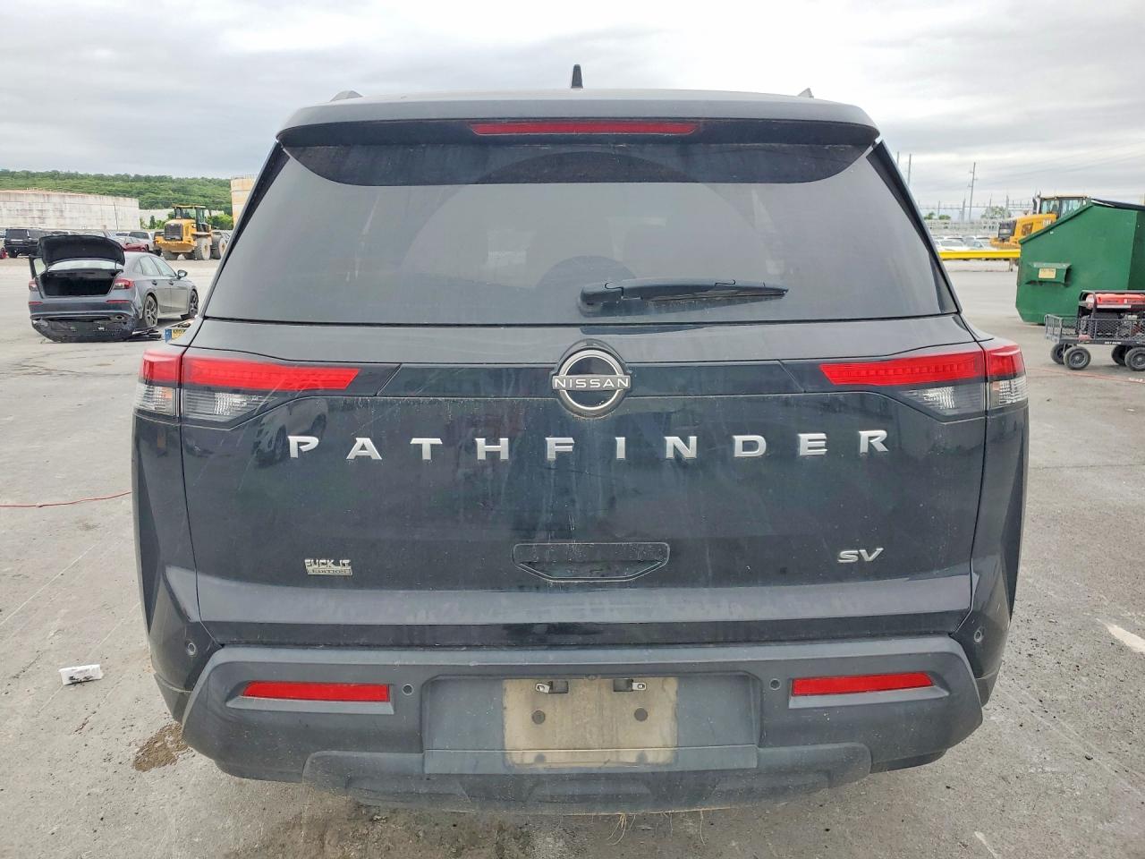 Nissan Pathfinder Sv