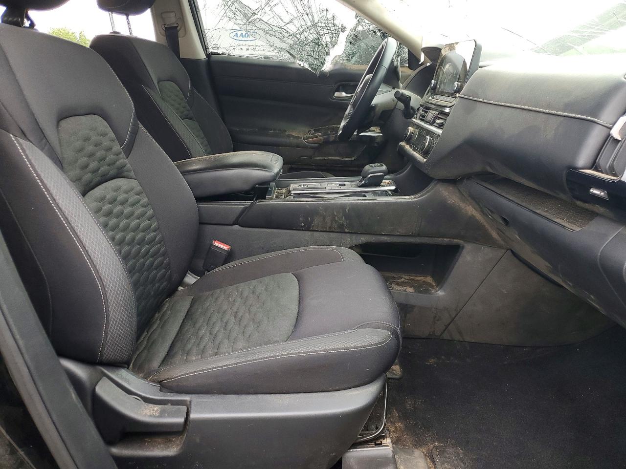 Nissan Pathfinder Sv