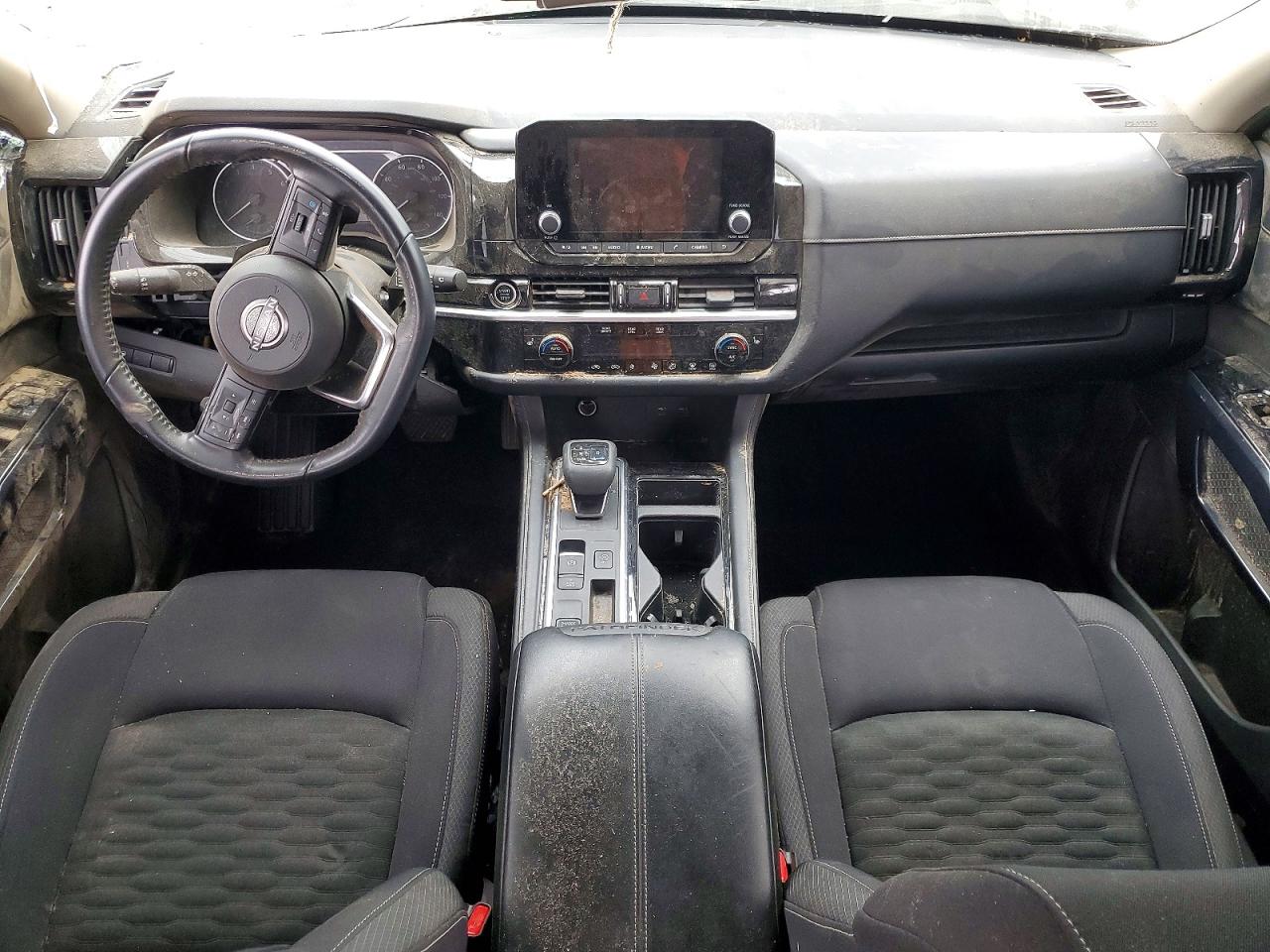 Nissan Pathfinder Sv