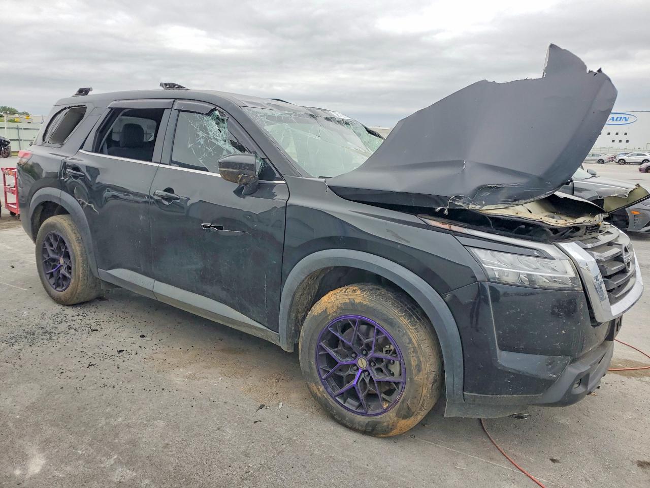 Nissan Pathfinder Sv