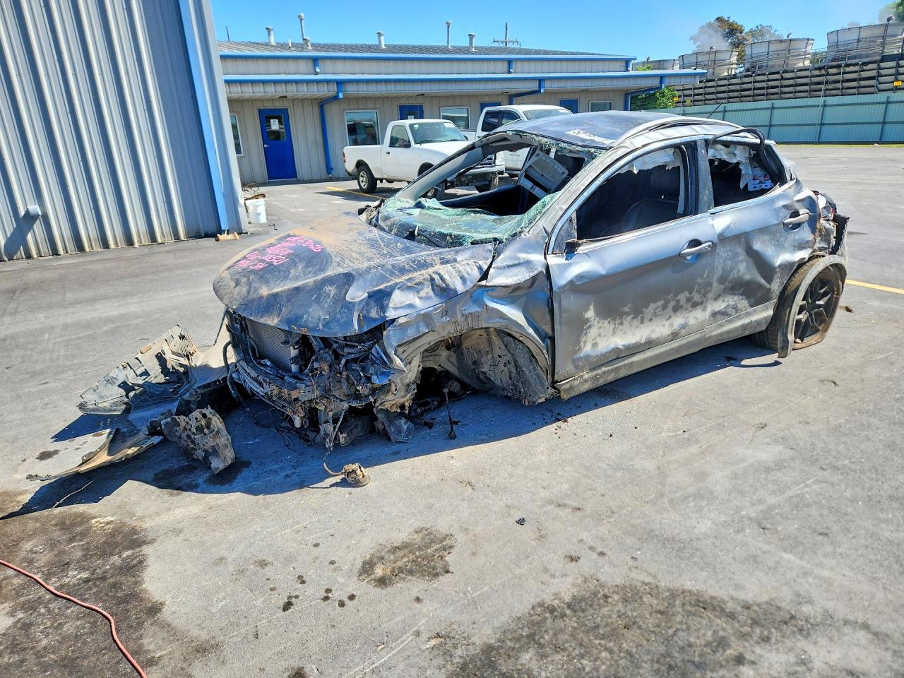 Salvage Nissan Rogue Image