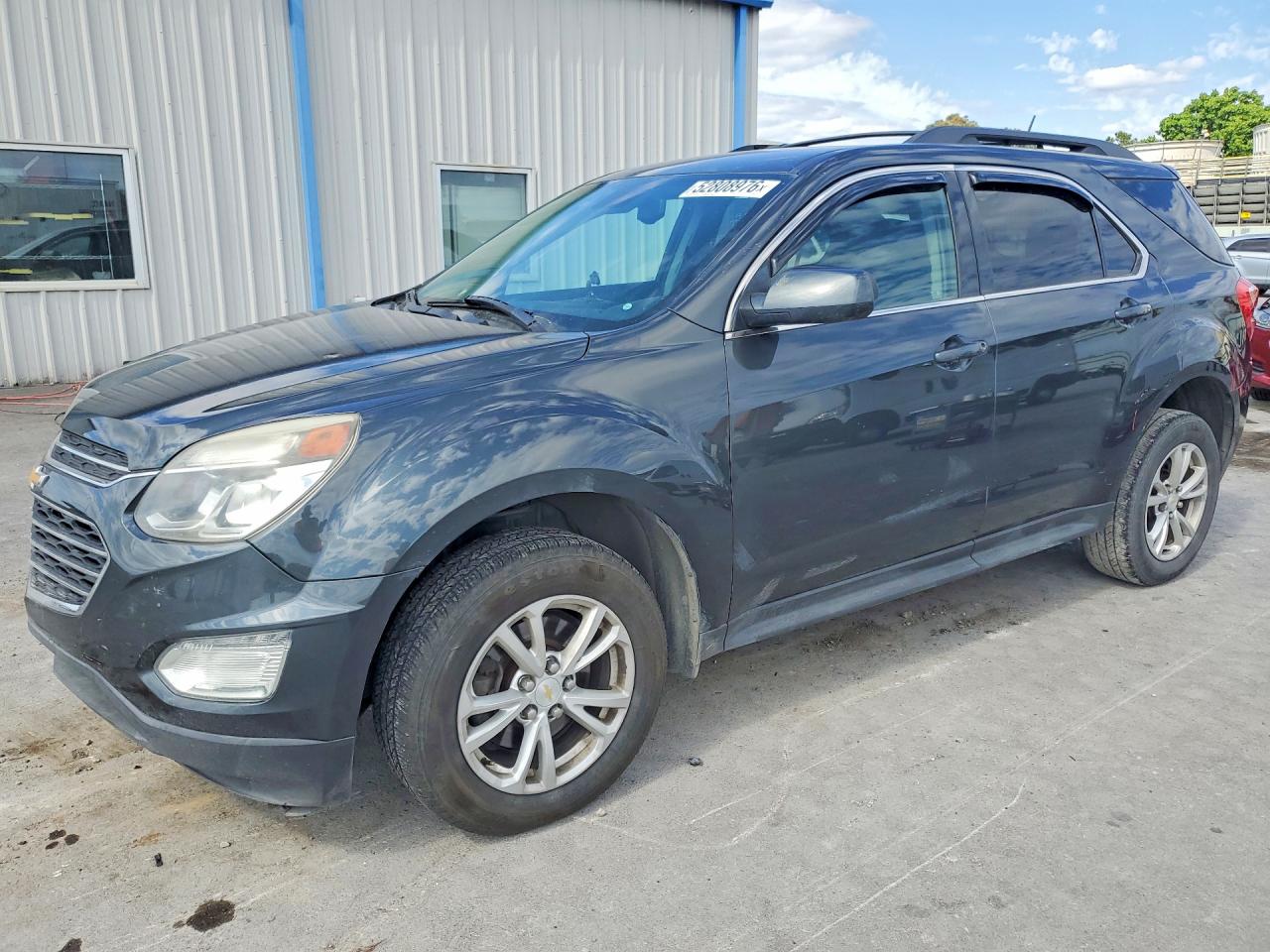Salvage Chevrolet Equinox Image