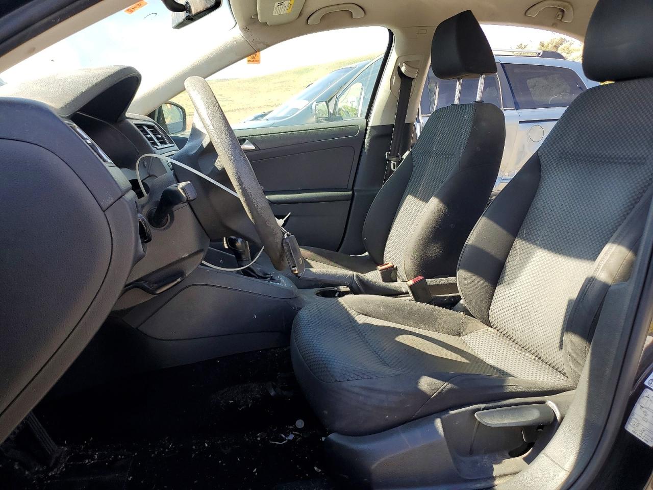 Volkswagen Jetta Base