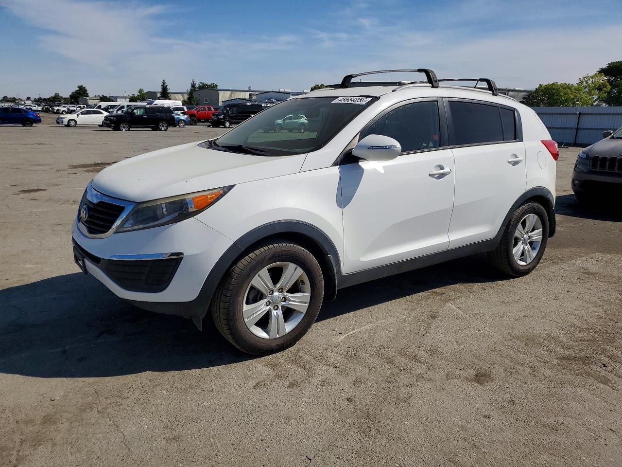 Salvage Kia Sportage Image