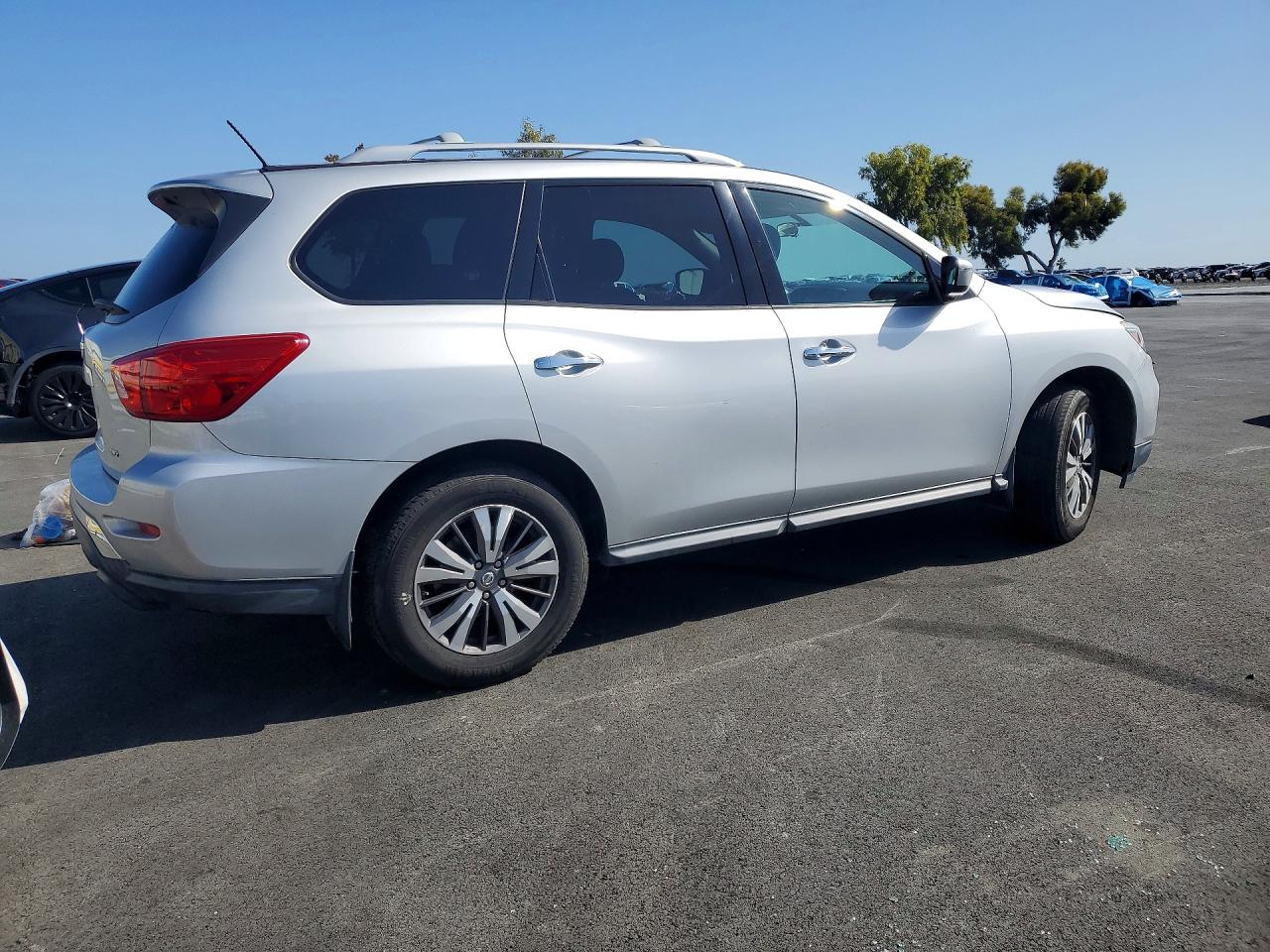Nissan Pathfinder S