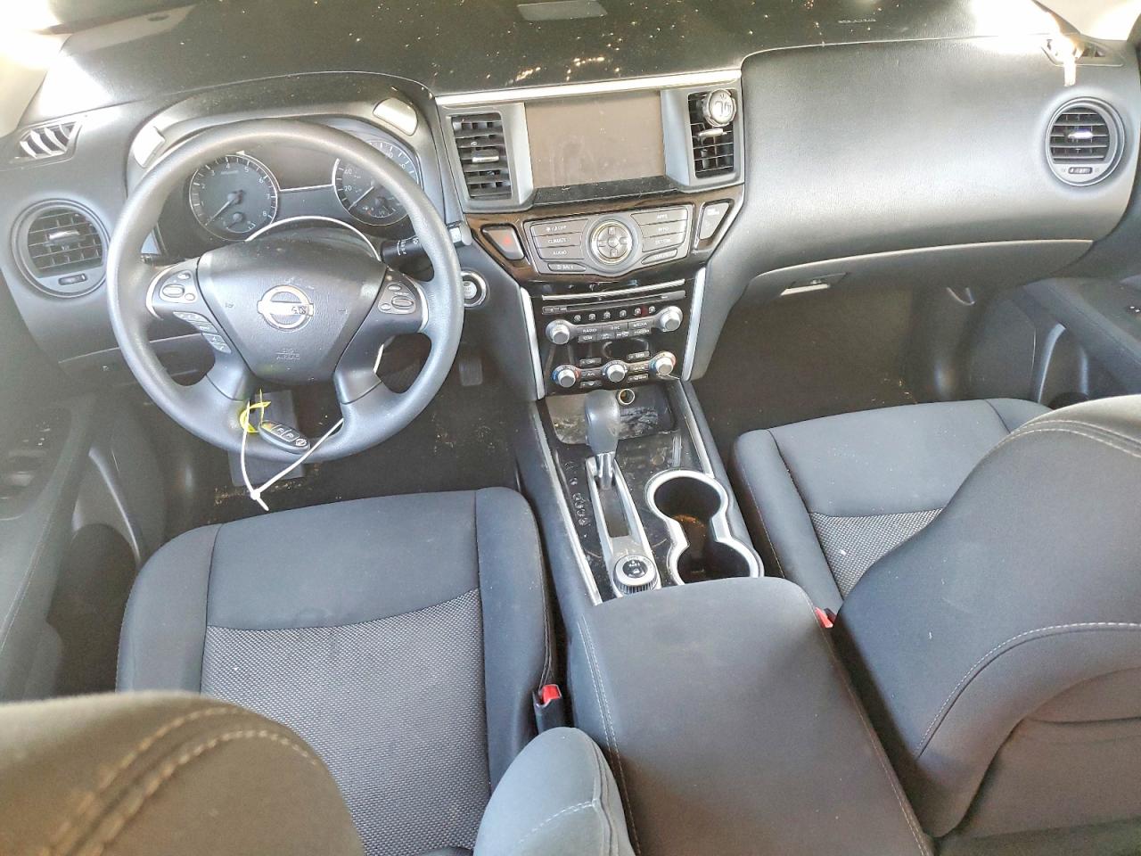 Nissan Pathfinder S