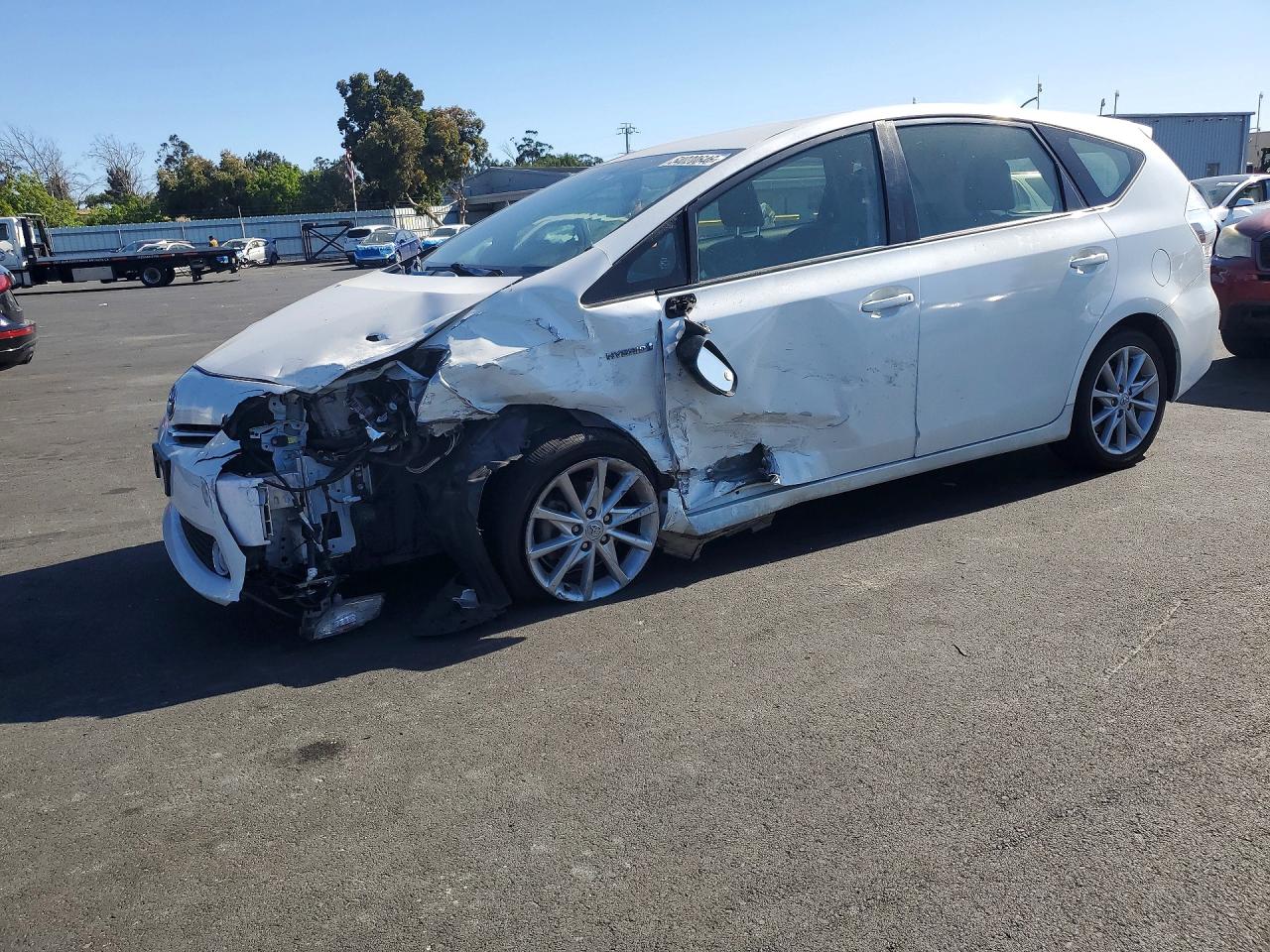 Salvage Toyota Prius Image