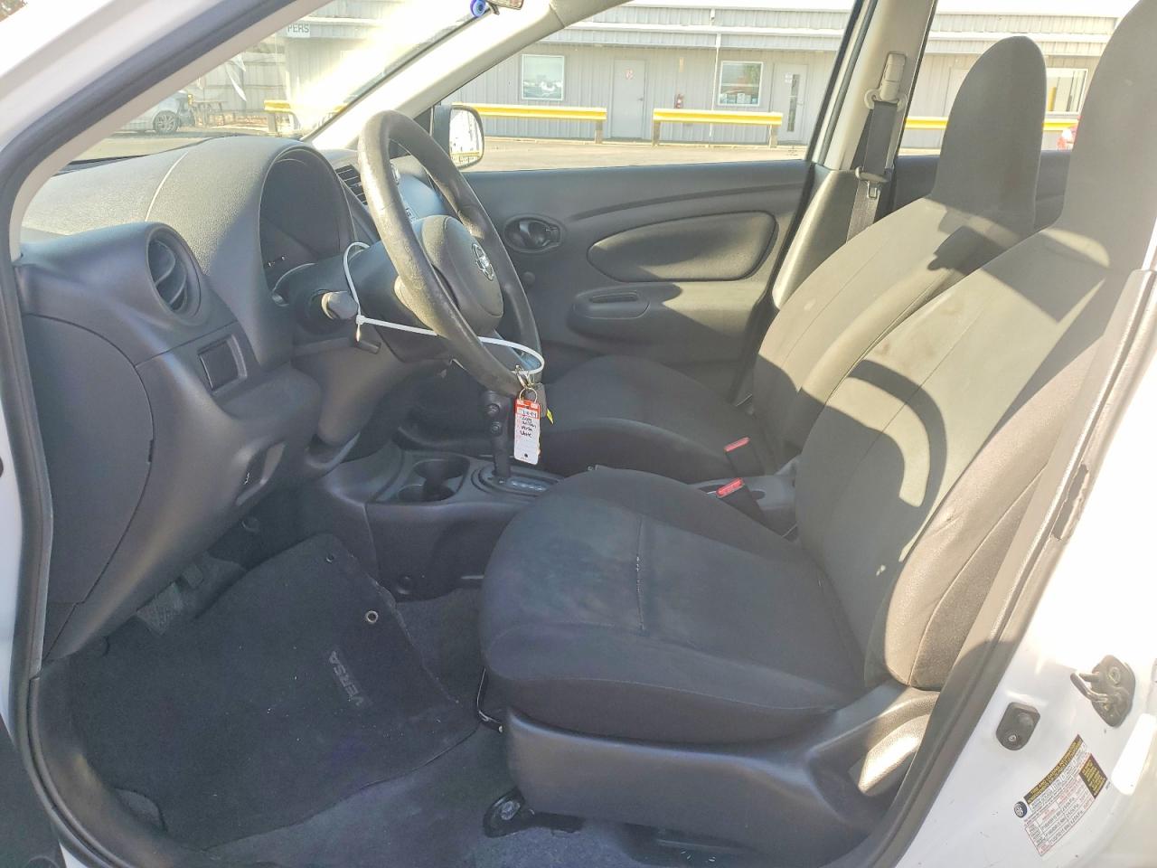 Nissan Versa 1.6 S
