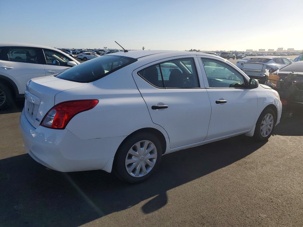 Nissan Versa 1.6 S