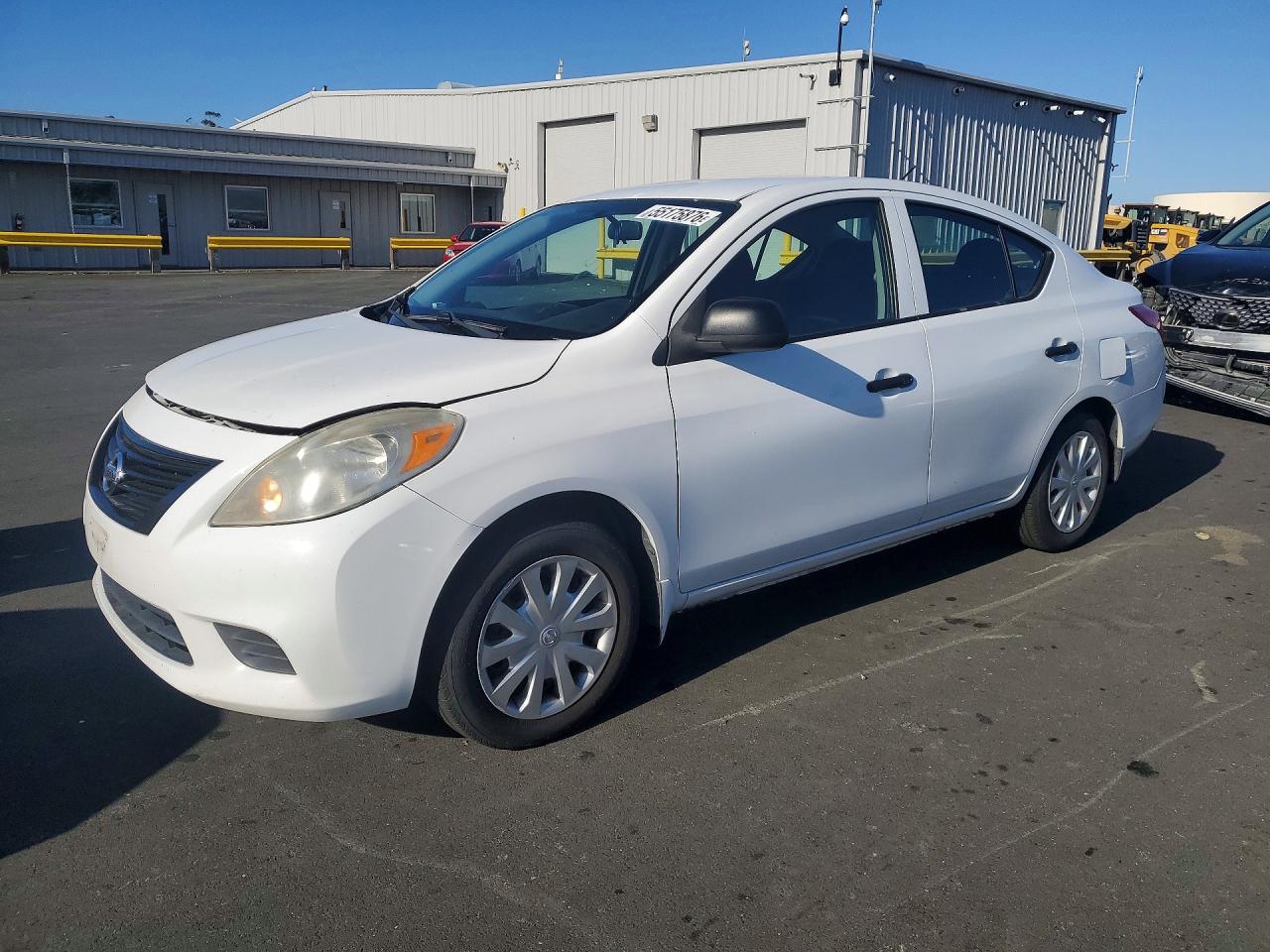 Salvage Nissan Versa Image