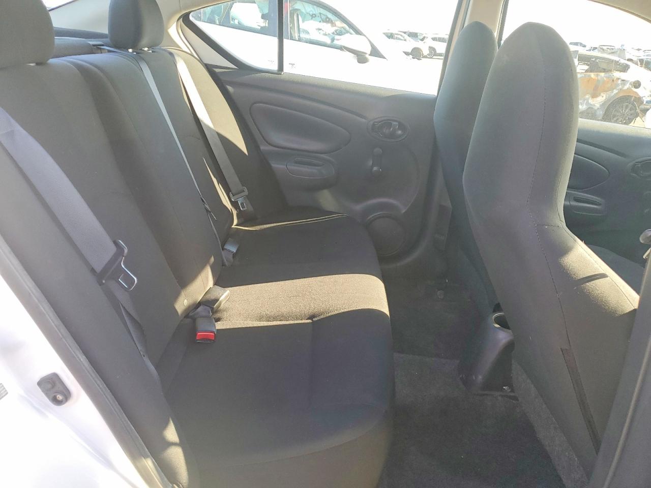 Nissan Versa 1.6 S
