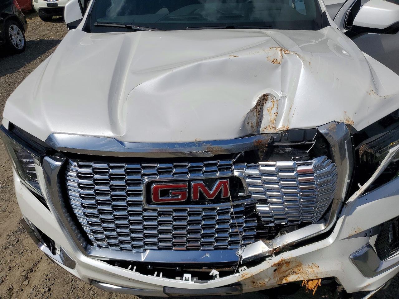 GMC Yukon Denali