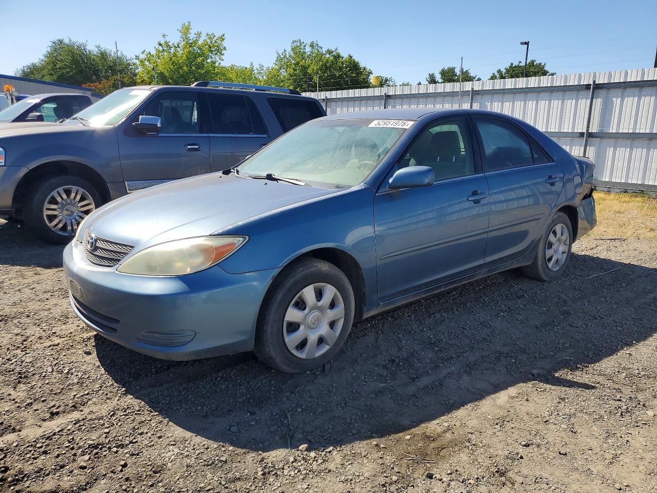 Salvage Toyota Camry Image