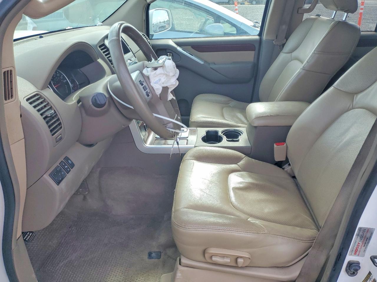 Nissan Pathfinder S Fe+