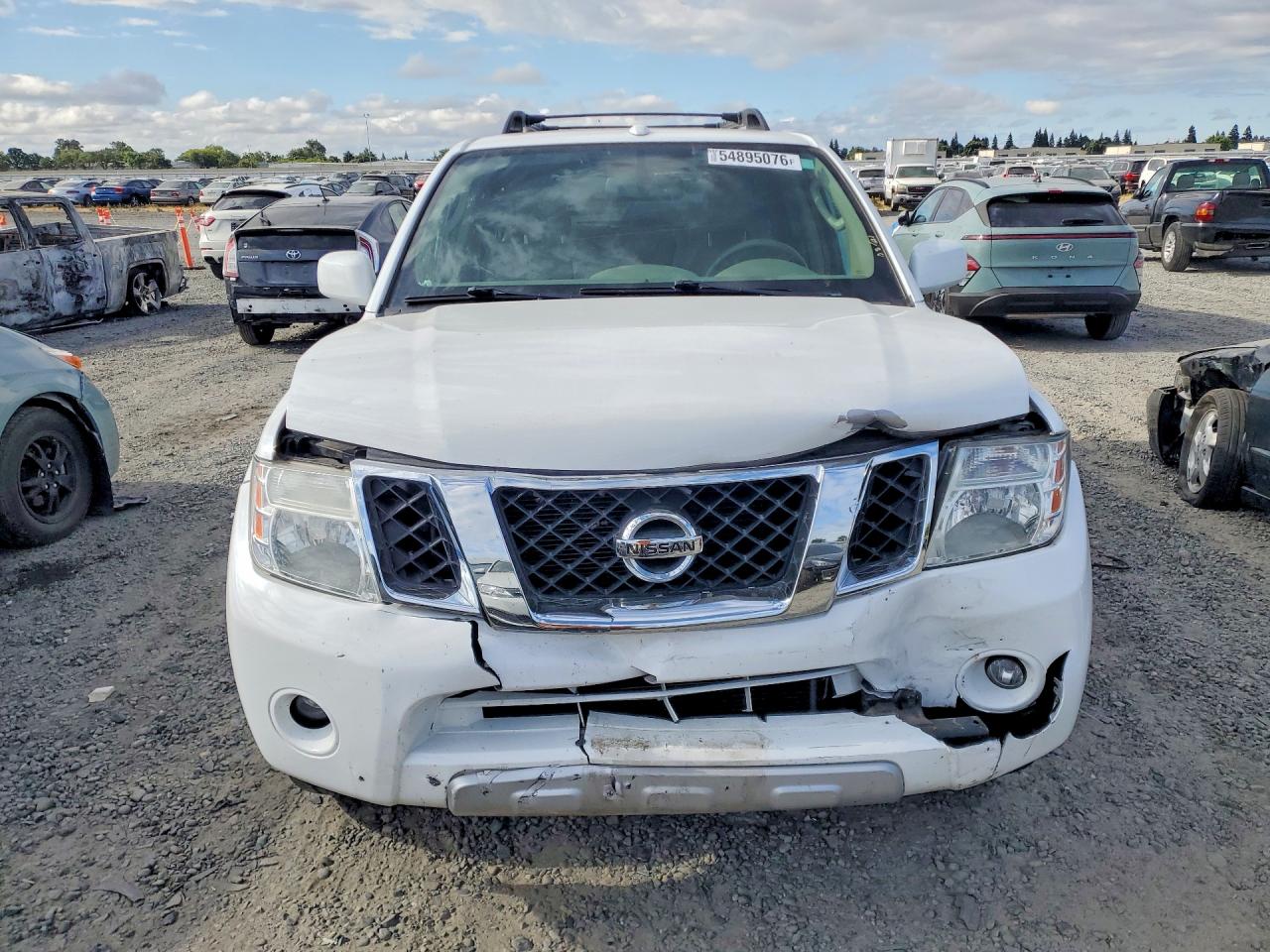 Nissan Pathfinder S Fe+