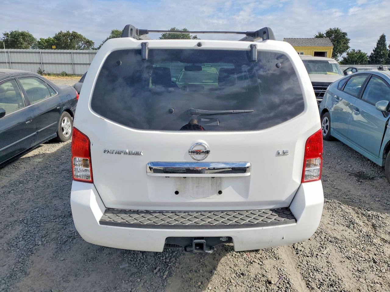 Nissan Pathfinder S Fe+