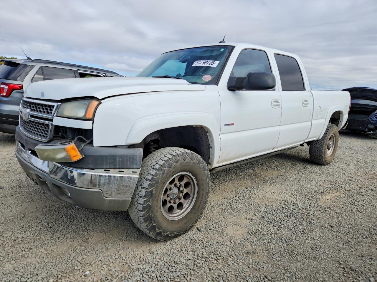 Salvage Chevrolet Silverado Image