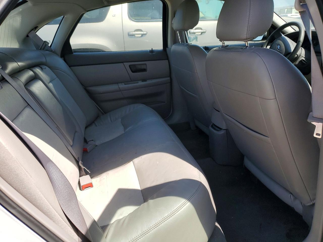 Ford Taurus Sel