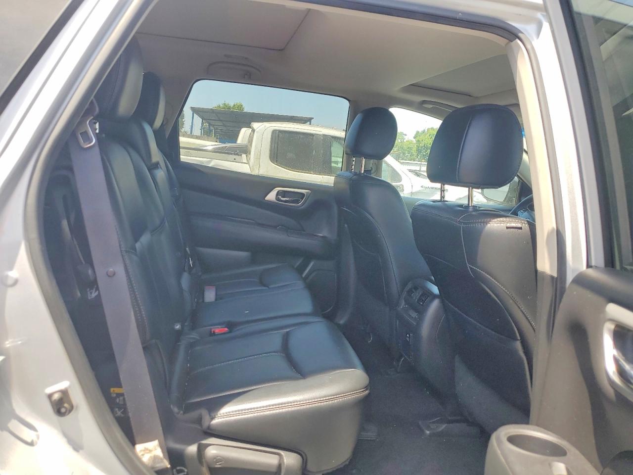 Nissan Pathfinder Platinum