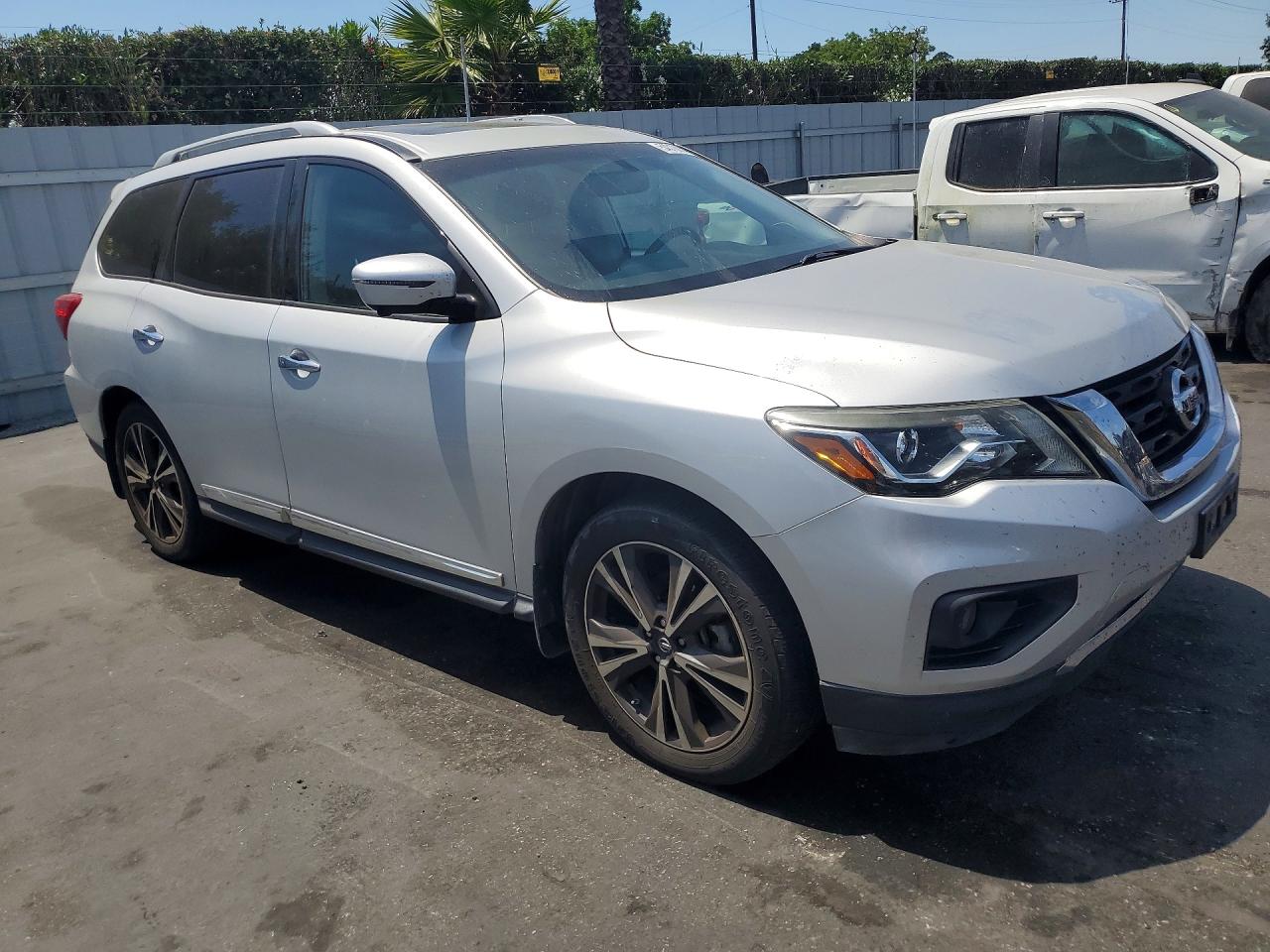 Nissan Pathfinder Platinum