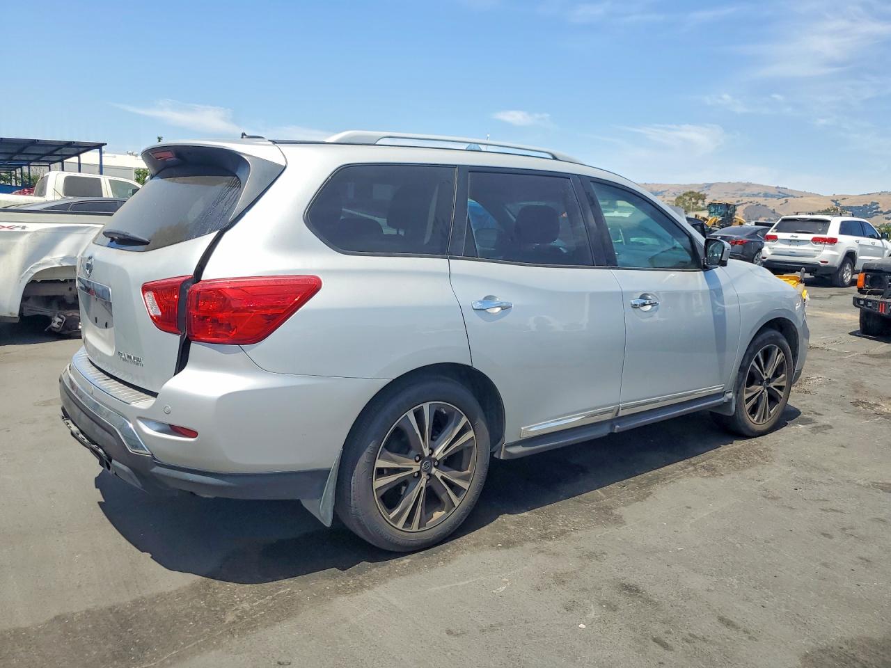 Nissan Pathfinder Platinum