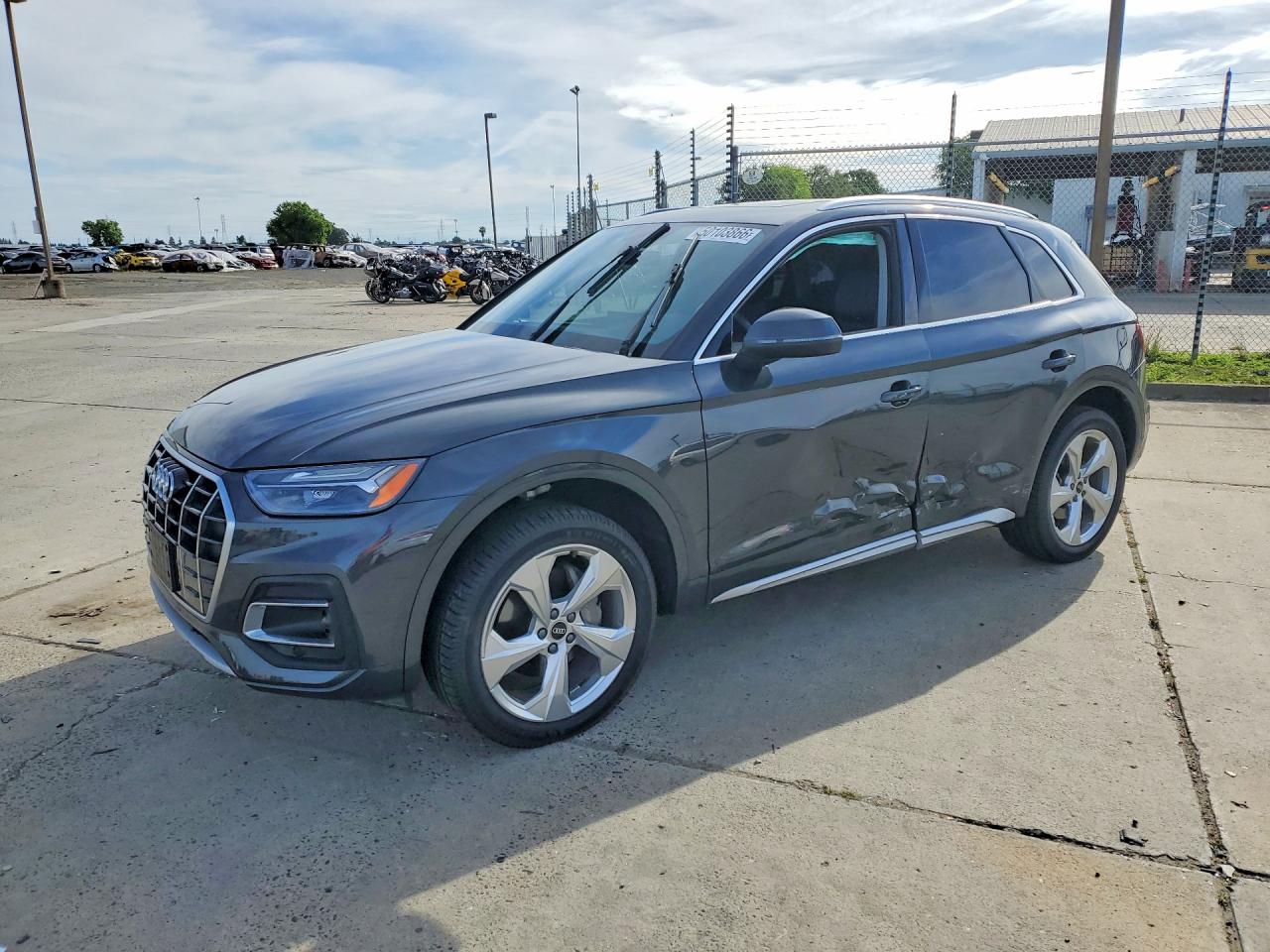 Salvage Audi Q5 Image