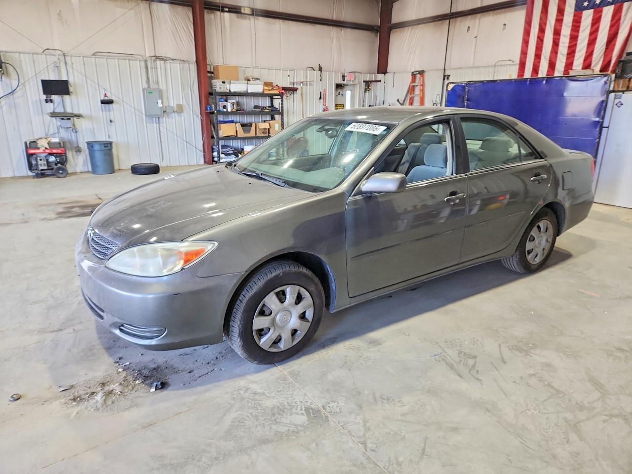 Salvage Toyota Camry Image