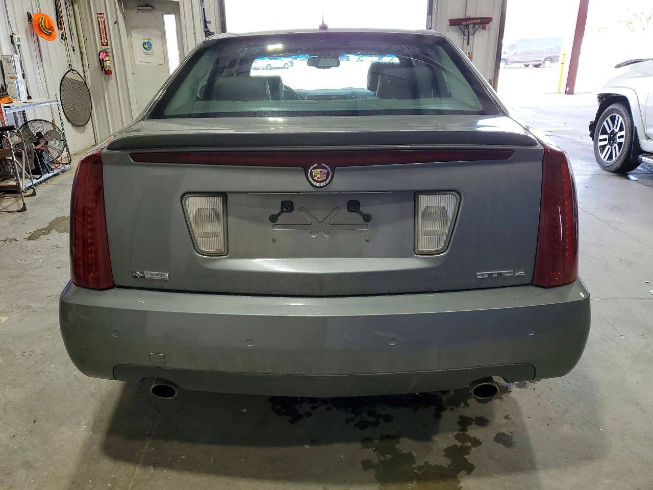 Cadillac STS
