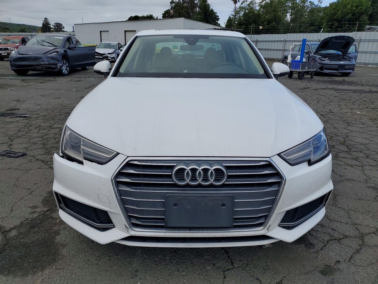 Audi A4 Premium
