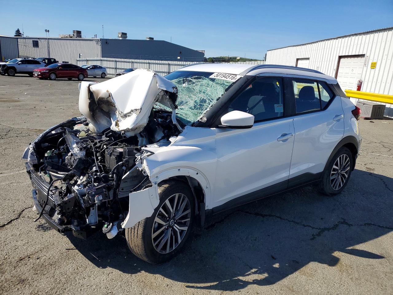 Salvage Nissan Kicks Image