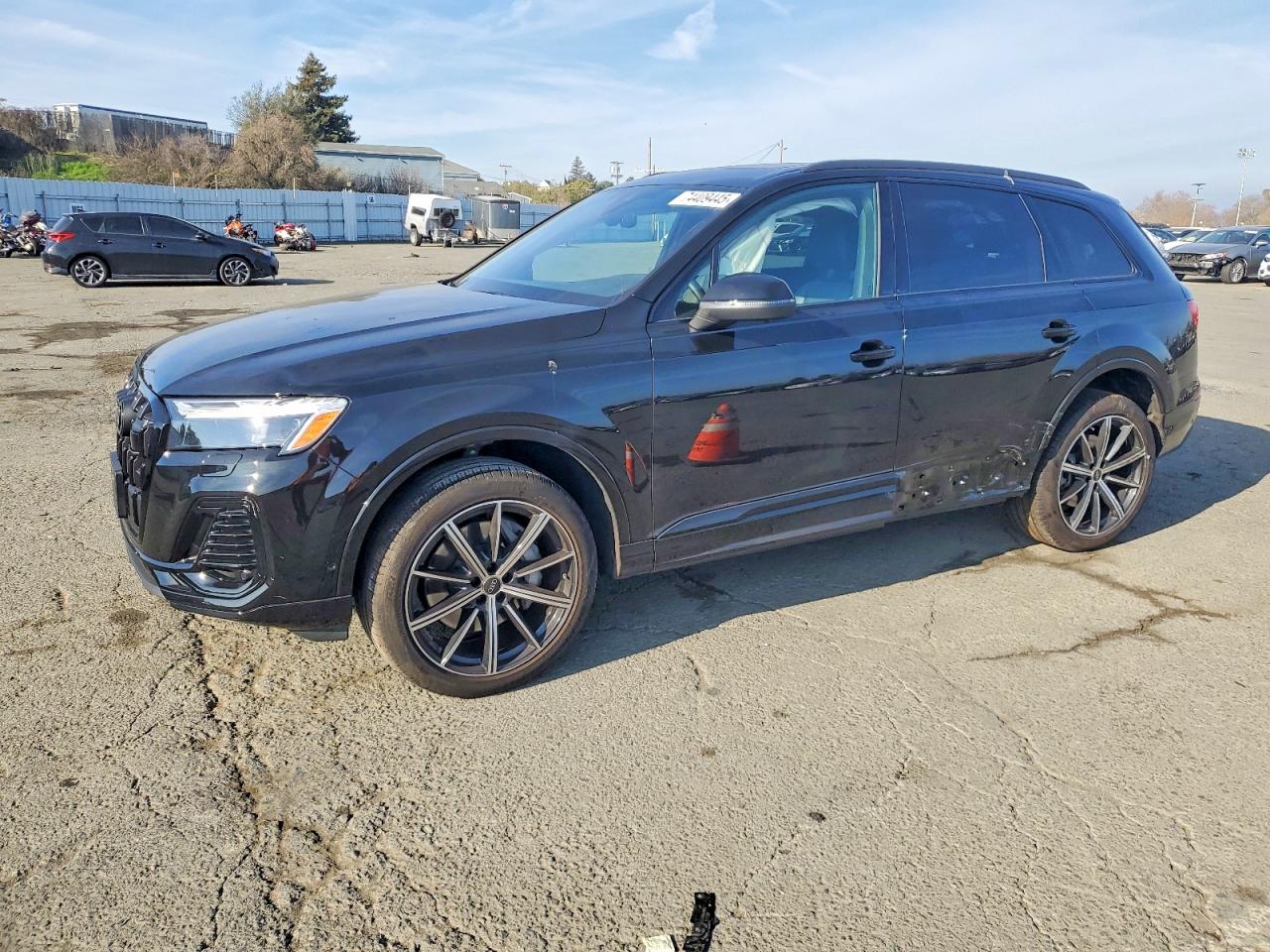 Salvage Audi Q7 Image