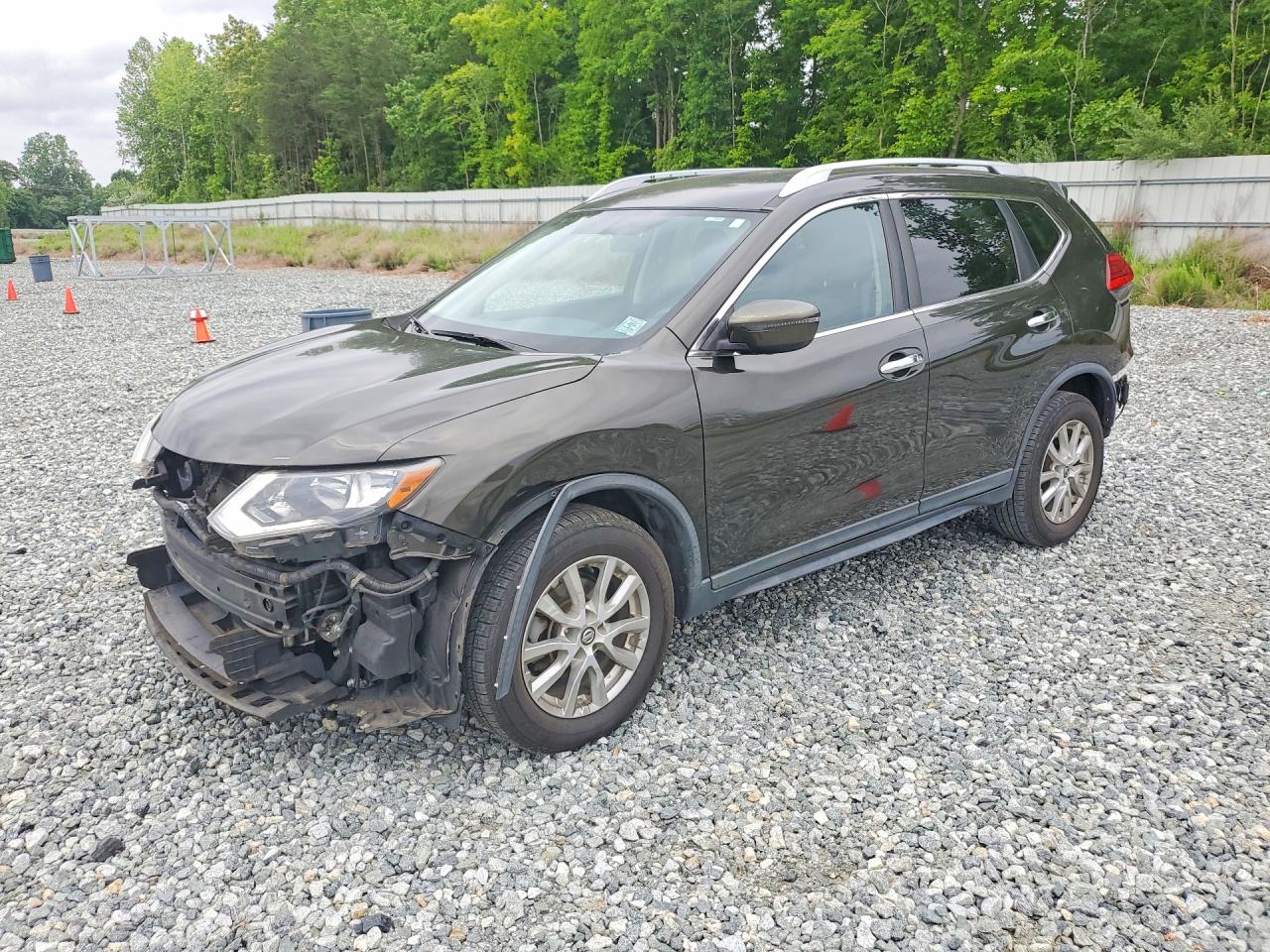 Salvage Nissan Rogue Image