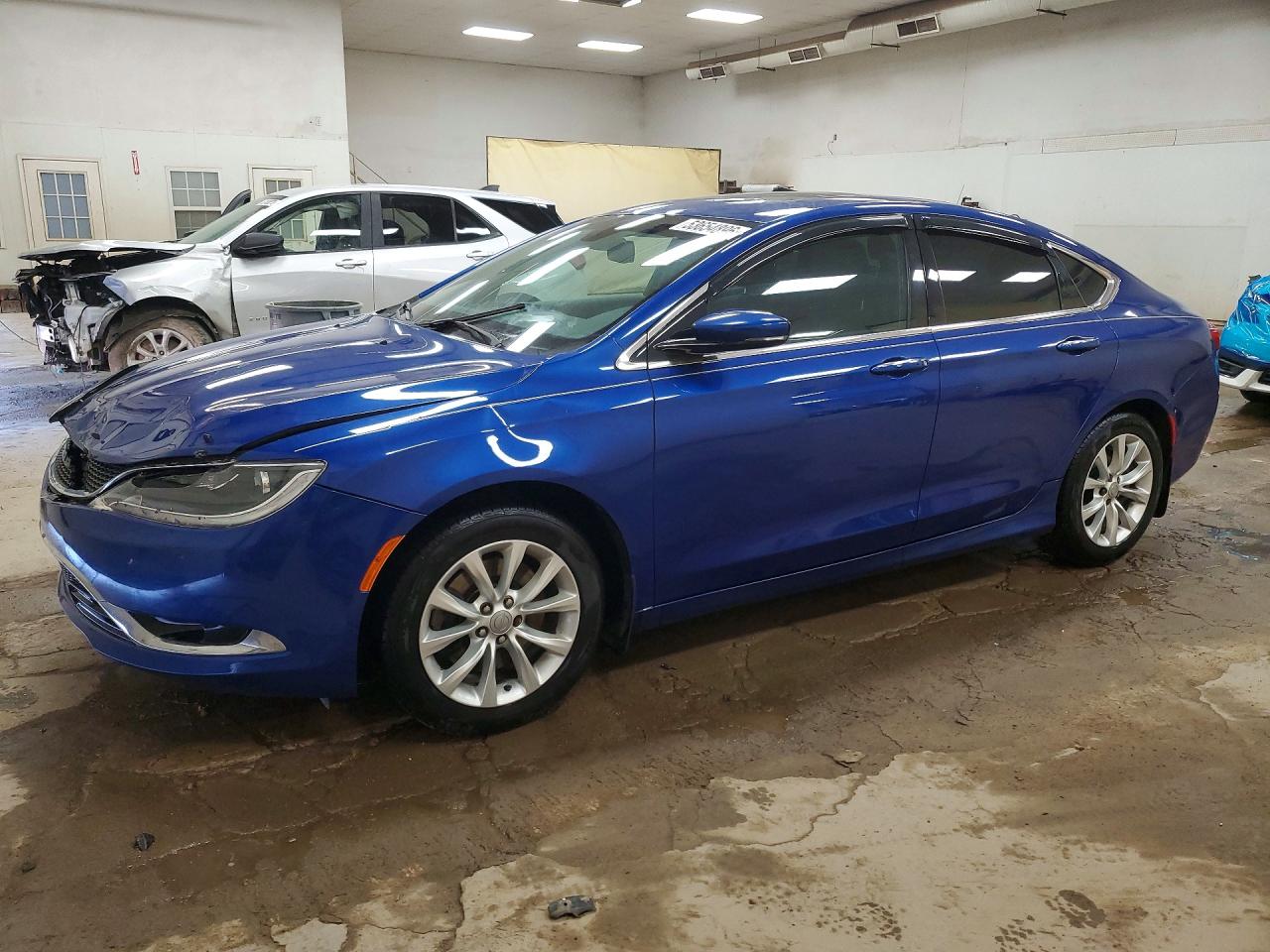 Salvage Chrysler 200 Image