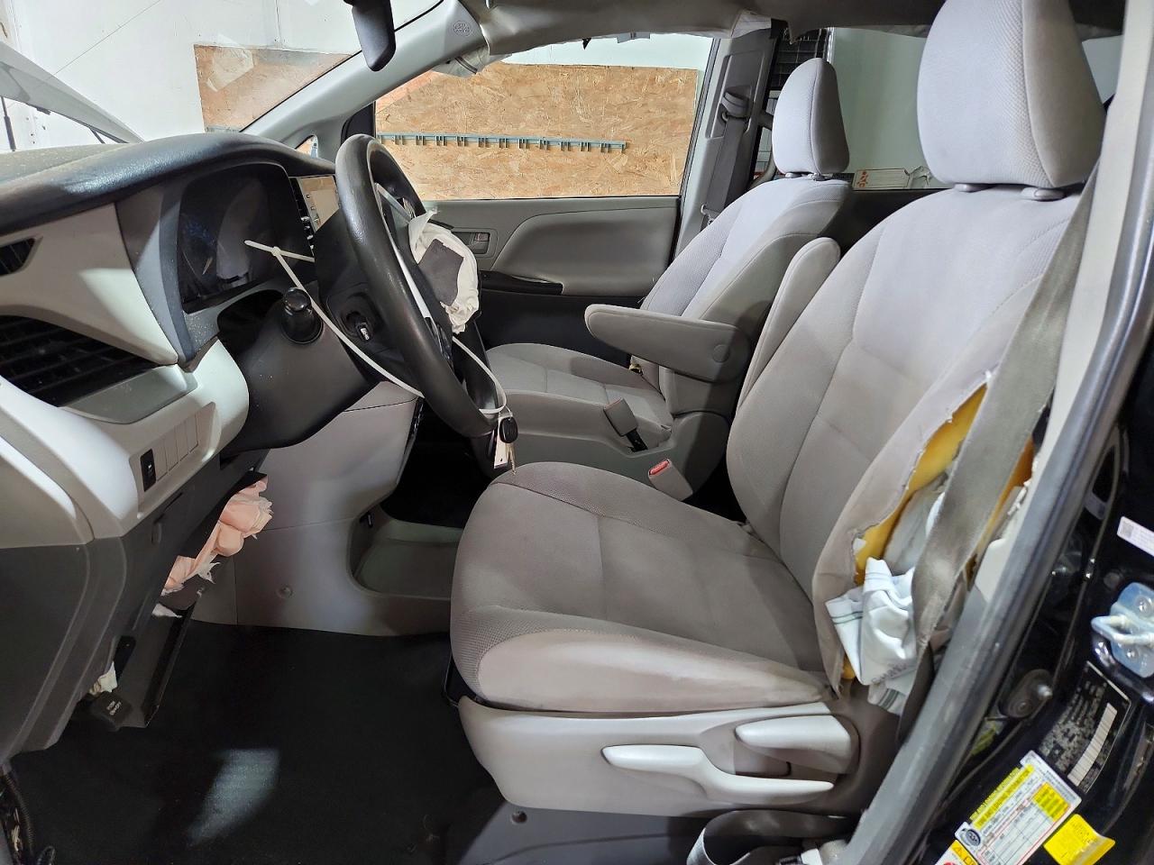 Toyota Sienna L 7-passenger