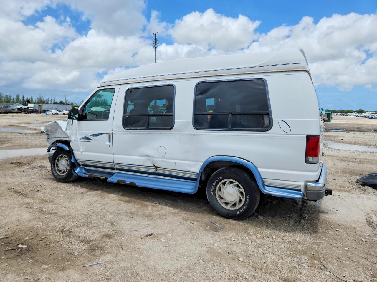 Ford Econoline E150 Van
