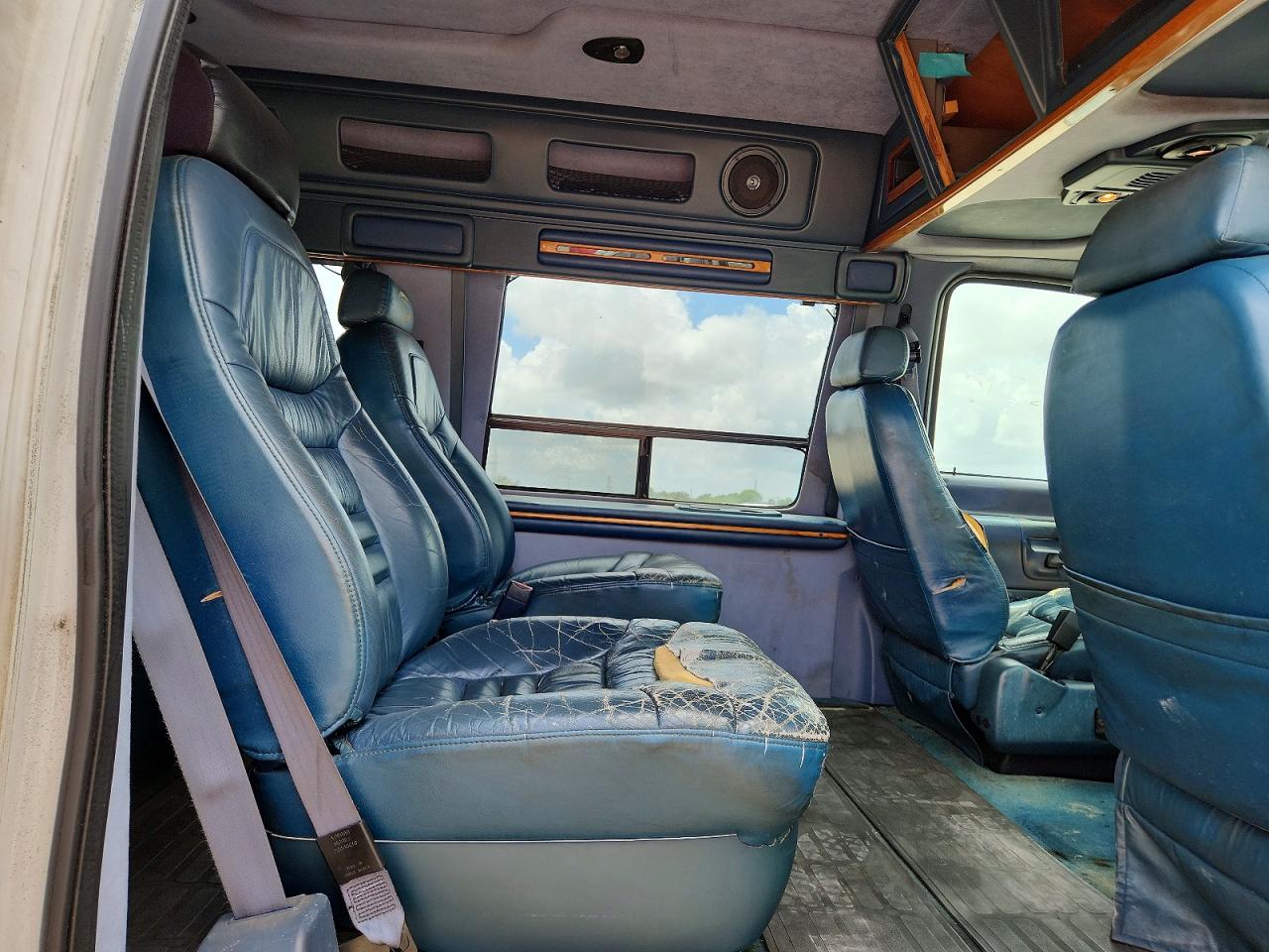 Ford Econoline E150 Van